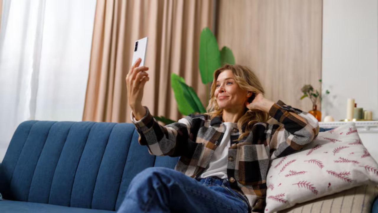 Vacances fakes : quand l’IA invente vos souvenirs parfaits depuis votre canapé