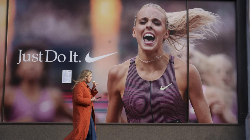 Nike bij Aldi Trui en Hoodie - Prijs, Kleuren en Stijl!